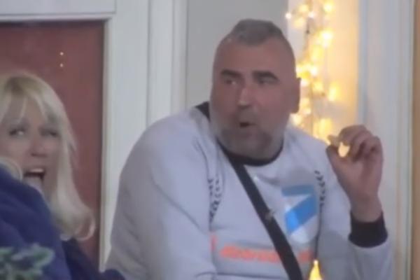 MIKI MERKA RIBE PO ZADRUZI! Uleteo u HOTEL i video Noru kako oblači KUPAĆI - stao pa ODMERIO OD GLAVE DO PETE