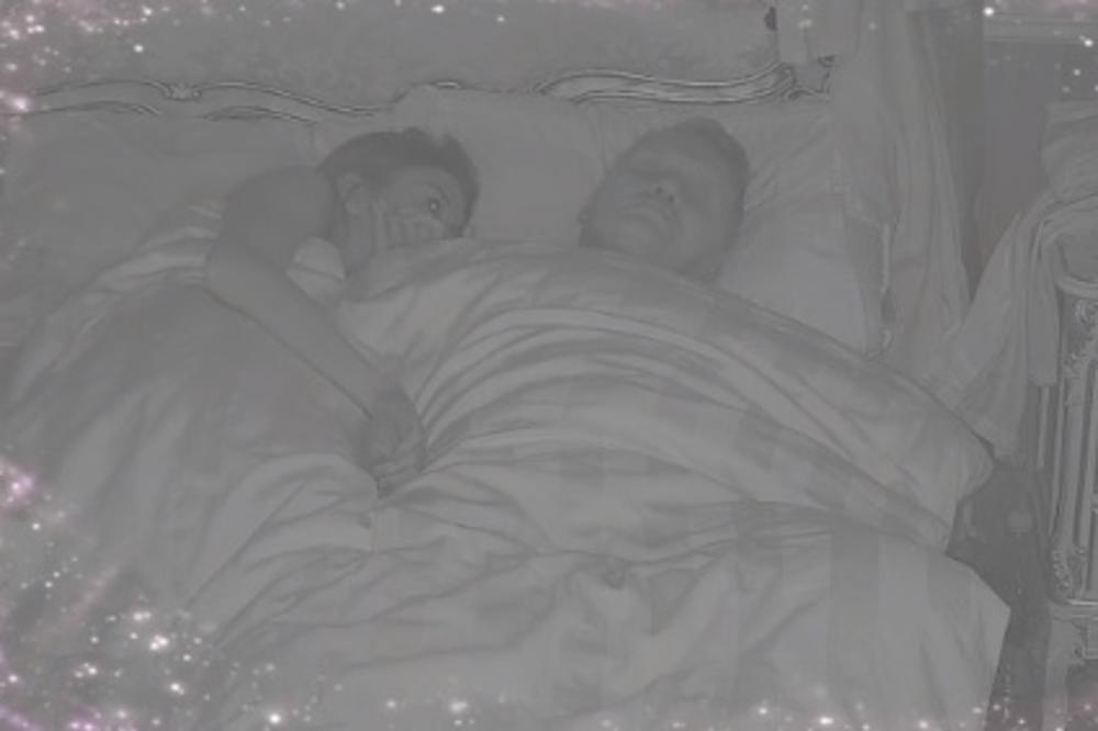 AUU! ČIČA SE DAO U EROTSKU MASAŽU: Zadigo joj majicu, pa zavuko prste, Milijana UZDISALA NA VRHUNCU! (VIDEO)