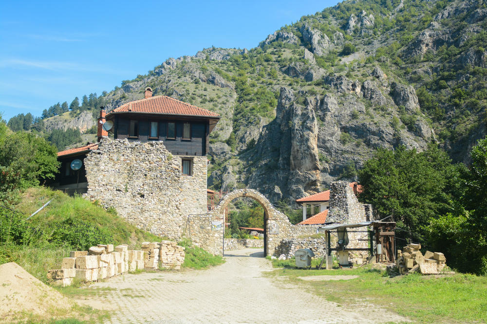 PRVI PUT POSLE 15 GODINA: U manastiru kod Prizrena zamonašen PRVI MONAH