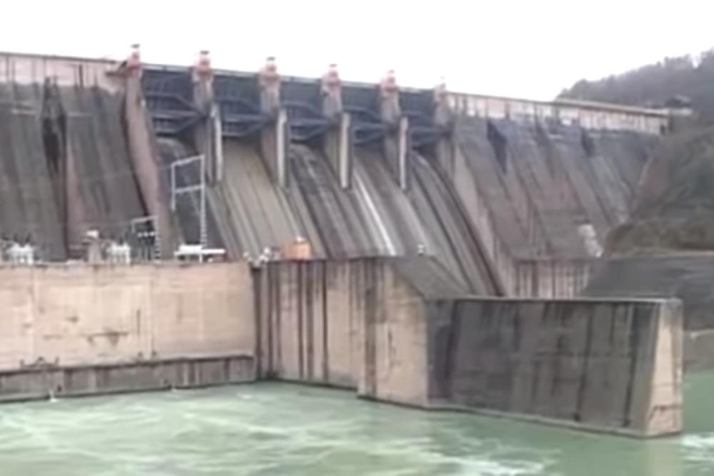 DANAS POČINJE ČIŠĆENJE! U Hidroelektrani VIŠEGRAD ugrožena proizvodnja LEKTRIČNE ENERGIJE ZBOG OTPADA!