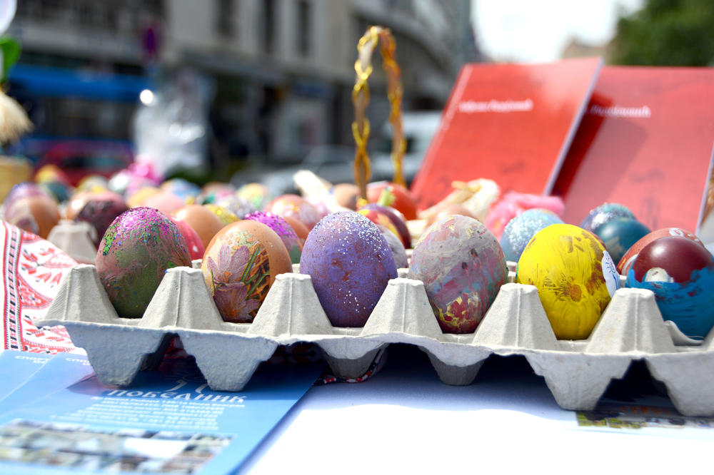 "Ma, nije valjda" Beograđanka otišla na pijacu, pa doživela šok zbog cene obojenih jaja!