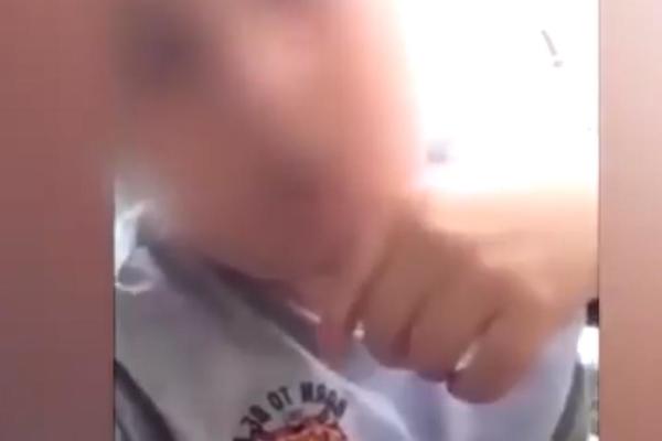 MAMU TI JE*EM NESPOSOBNU, TI ĆEŠ MENI DA LOMIŠ PI*KU! Ove reči izgovara SRPSKI DEČAK (10), VIDEO JE ŠOK (VIDEO)