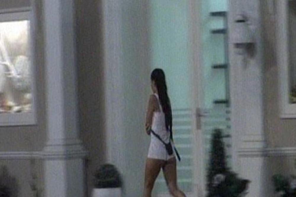 DRAMETINA U ZADRUZI, PUCA VEZA! Ana Davidu rekla nešto od čega ĆE VAM SE NAJEŽITI KOŽA! (VIDEO)