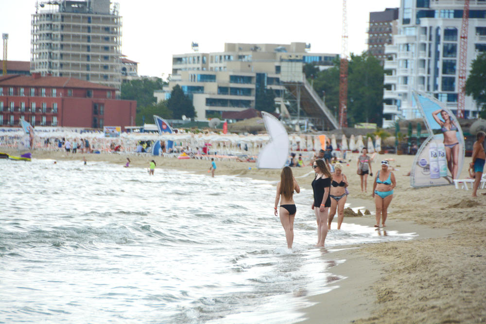 PSIHIJATAR JE POSMATRAO SRBE NA LETOVANJU! Na osnovu njihovog ponašanja, dao im je DIJAGNOZU!