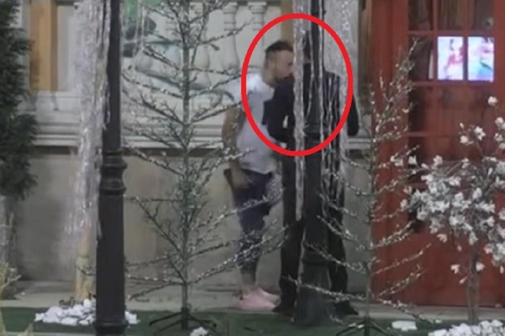 DRUŠTVENE MREŽE EKSPLODIRALE ZBOG OVOG SNIMKA! Isplivao video na kom se Lazar i David LJUBE? (VIDEO)