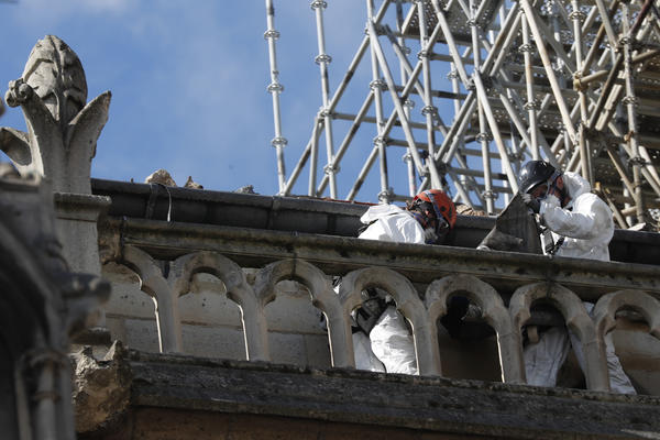 NA POMOLU NOVA TRAGEDIJA: U Notr Damu se opet dešava nešto ZASTRAŠUJUĆE!