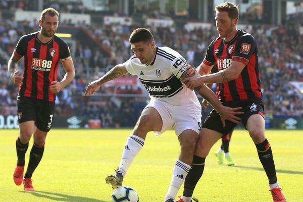 TAKVE PONUDE SE RETKO DOBIJAJU I JOŠ TEŽE ODBIJAJU: Mitrović najavio odlazak iz Fulama!