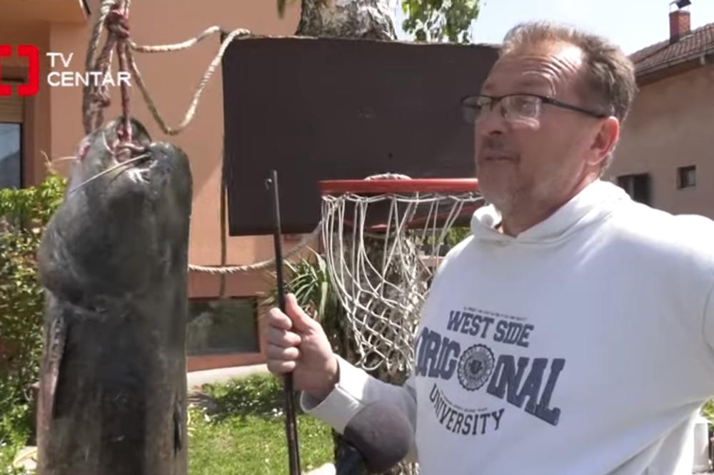 VOJKAN ULOVIO ČUDOVIŠTE NA MORAVI! Kad je video ŠTA IZVLAČI IZ REKE, nije mu bilo dobro! (VIDEO)