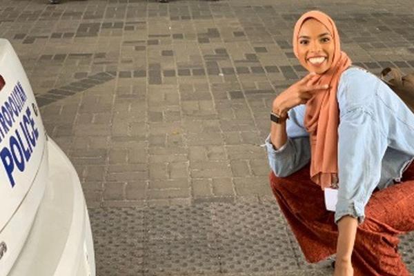 FOTOGRAFIJU OVE MUSLIMANKE SVI DELE: Razlog je DETALJ u pozadini koji je sve oduševio! (FOTO)