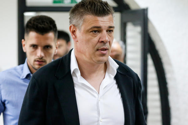 SAVI SU SVI ZAVIDELI NA PRELEPOJ ŽENI, ZA NJOM SE OKRETALI!Zgodna plavuša živi mirno posle razvoda i UBIJA IZGLEDOM