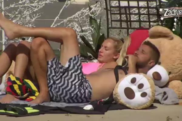 TI SI ODVRATNO GO*NO, FLERTUJEŠ SA DRUGIM DEVOJKAMA: Luna ponovo PROGANJA Marka, ne može DA ŽIVI od nje! (VIDEO)