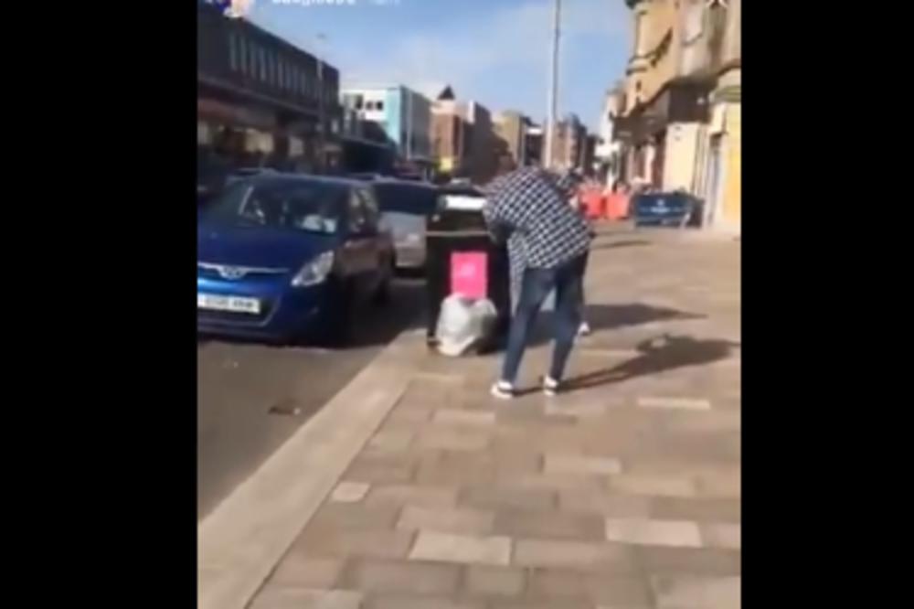 NA ULICI UGLEDAO NEVEROVATAN PRIZOR: Nećete verovati u čemu se čovek zaglavio (VIDEO)