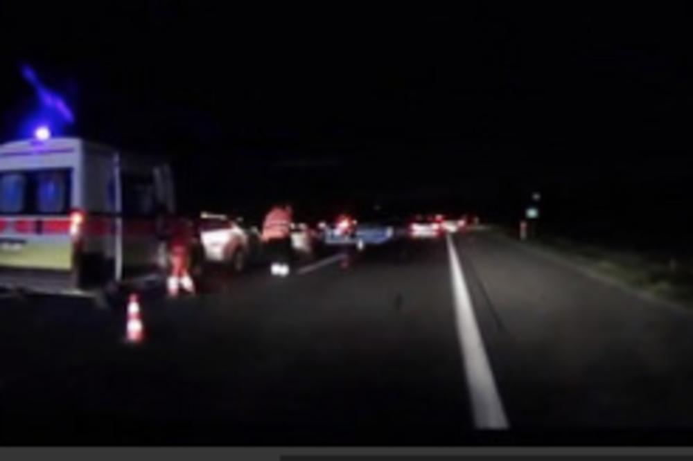 HOROR, VOZAČ AUTOMOBILA SLETEO SA AUTO-PUTA KOD PEĆINACA, preminuo na licu mesta!