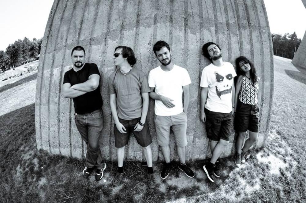 Dingospo Dali spotom Slabost najavljuje drugi album