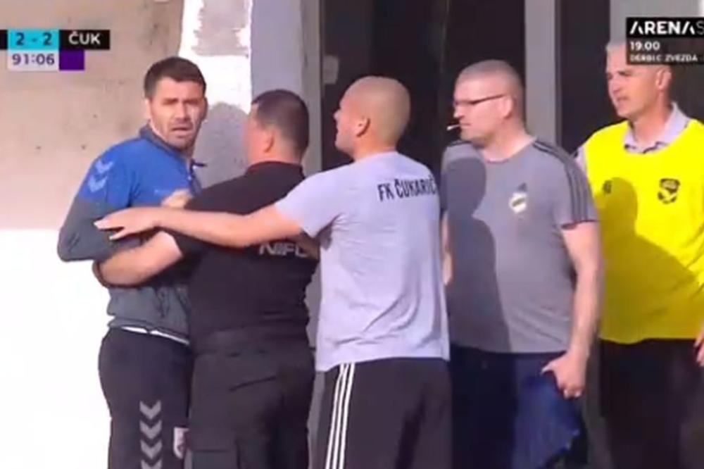 SRAMNI INCIDENTI U NIŠU: Simo Krunić se zaletao na navijače, a Vidak Bratić se zaleteo na njega da ga bije!