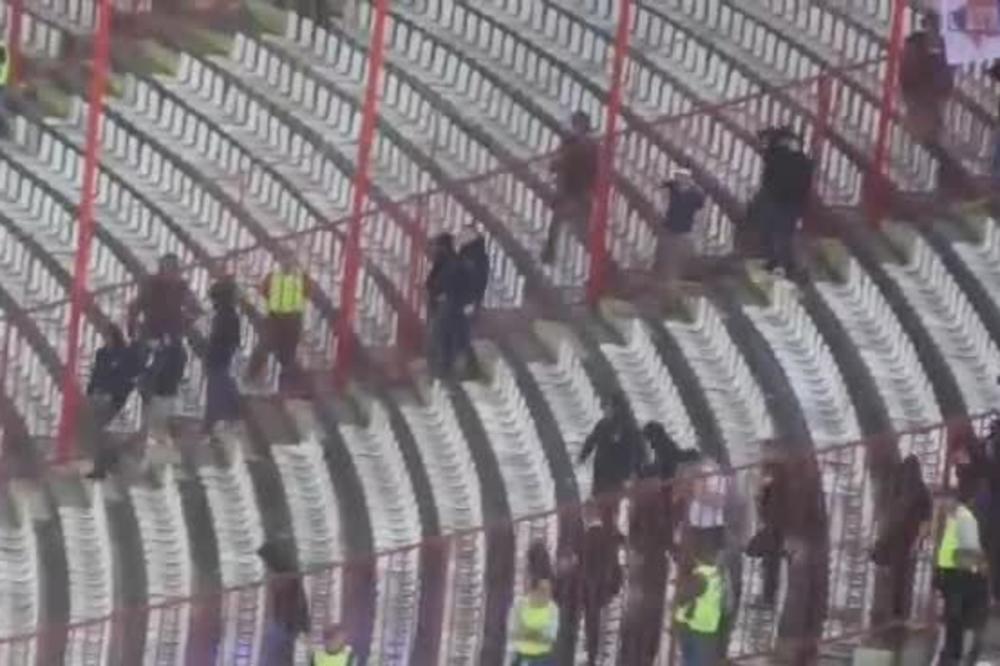 KIMIJEVI GROBARI NAPRAVILI HAOS: Lomili stolice i rušili ogradu da bi se dočepali Delija na zapadnoj tribini!