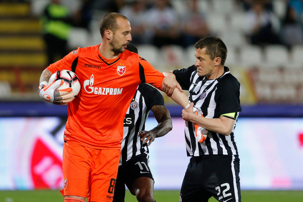 GROBARI SE NALJUTILI NA SAŠU ILIĆA: Za sve je kriv transparent Delija!