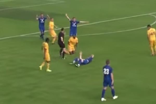 HOROR NA TERENU SUPERLIGE: Divljački start igrača Dinama, fudbaleru Radnika noga prepukla na pola!