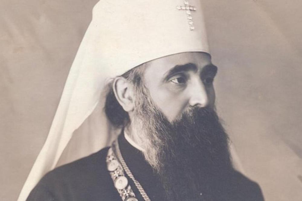 GDE ĆE VAM DUŠA?! Pred Vaskrs Crnogorci srušili kuću u kojoj se rodio srpski patrijarh Varnava Rosić! (VIDEO)