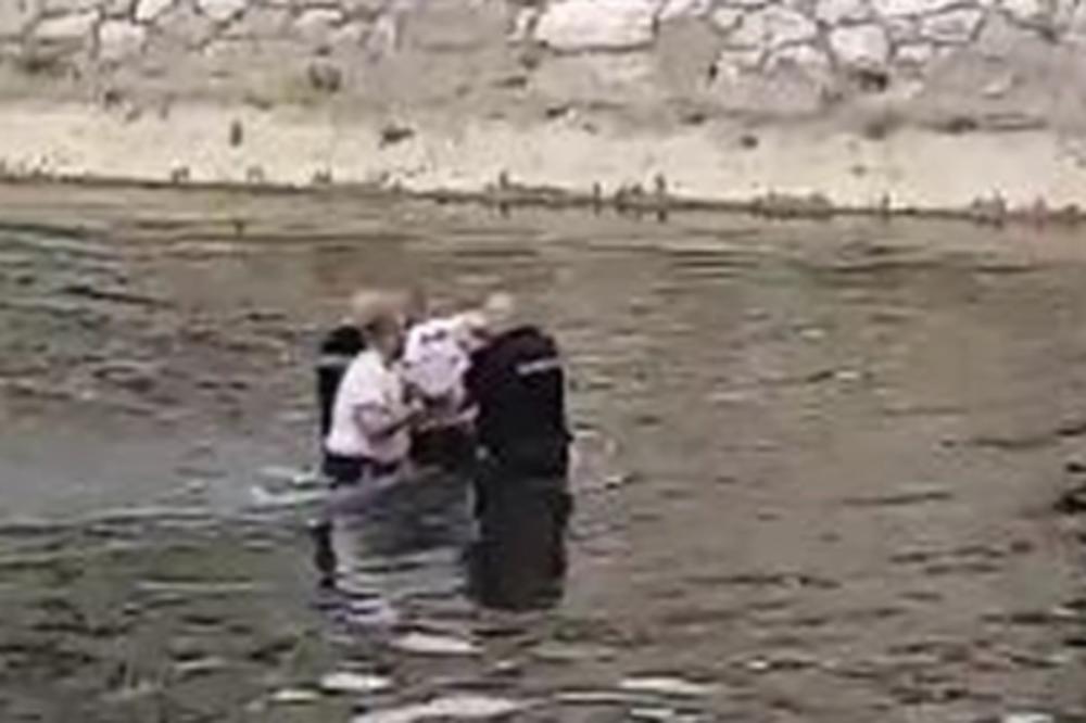 POLICAJCI NASILNIKA HAPSILI U NIŠAVI! Drama je počela kad su hteli da mu stave lisice na ruke (FOTO)