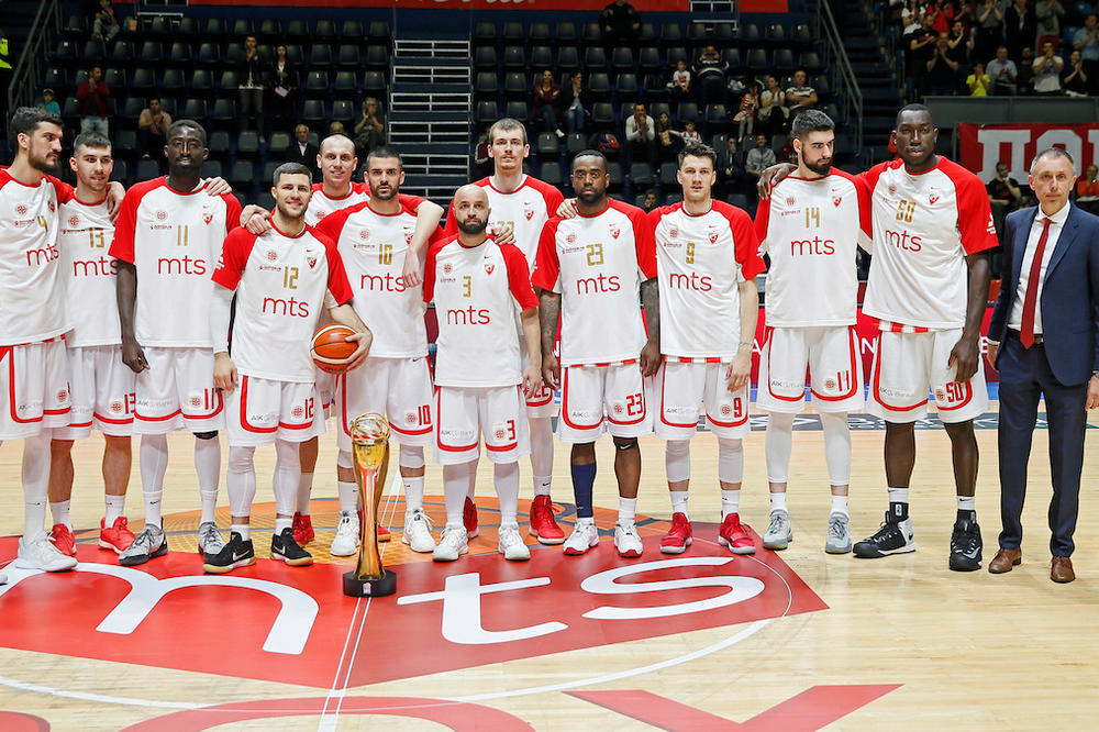 BILO JE ČUPAVO: Crvena zvezda preplivala Dunav!