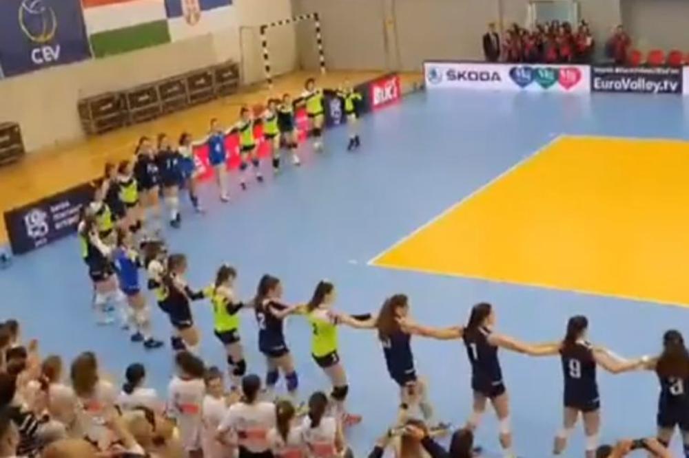 MLADE ODBOJKAŠICE OPLELE SIRTAKI USRED SRBIJE: Od njihovog plesa tresla se cela dvorana!