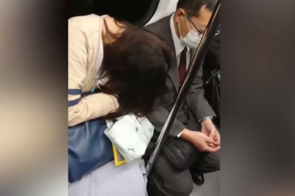 GLAVA JOJ JE PALA NA NJEGOVO RAME, A ON JE POLUDEO: Reakcija ovog JAPANCA je zapanjila putnike! (VIDEO)