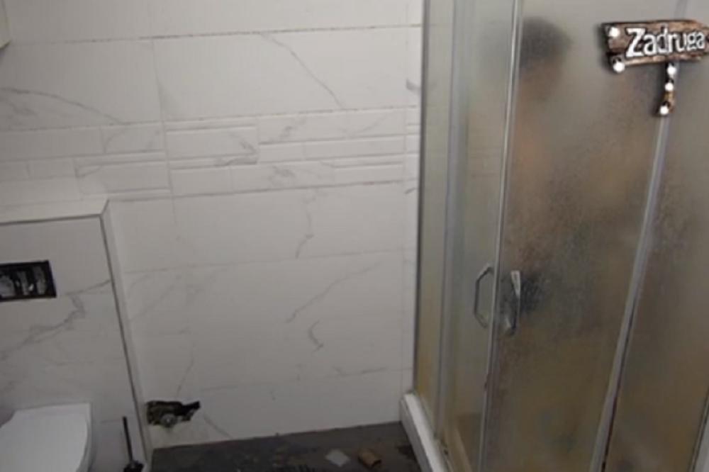 PA ZAR NA NAJVEĆI HRIŠĆANSKI PRAZNIK? David i Ana RAZVALILI tuš-kabinu OD SE*SA, ona UZDISALA na sav glas (FOTO)