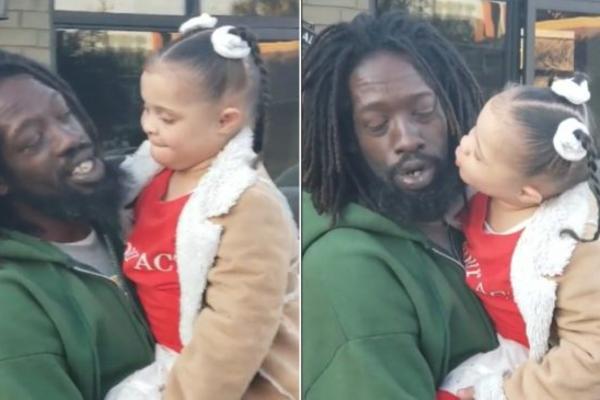 BESKUĆNIK JE U NARUČJE UZEO DEVOJČICU SA DAUNOVIM SINDROMOM: Njihov duet ostaviće vas u suzama! (VIDEO)