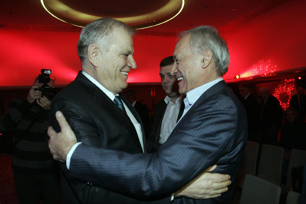 VUČELIĆ OPLEO PO TOLETU ZBOG IZJAVA O PARTIZANU: Morao sam da se oglasim zbog učestalih laži!