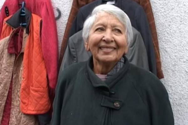 JUGOSLOVENSKA DIVA PEVALA TITU PA ZAVRŠILA U BEDI! Nekada su njeno ime SVI ZNALI, a sada ni sveću da joj ZAPALE