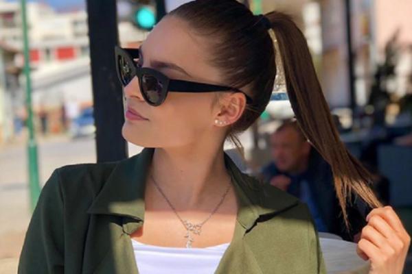 MLADIĆ POSTAVLJA SLIKE NA KOJIMA SE KASAPI ZBOG DŽEJLE RAMOVIĆ: Ako se ne UPOZNAM sa njom, nastaviću da se SEČEM!