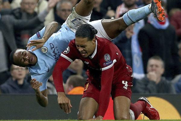 SITI I LIVERPUL PODELILI NAGRADE: Igrači rekli najbolji je Van Dajk, novinari kažu - Sterling!