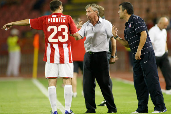 TEŠKA SUDBINA BIVŠEG IGRAČA ZVEZDE: Poroci mu uništili život, svi su ga zaboravili, a dane provodi sam u selu!