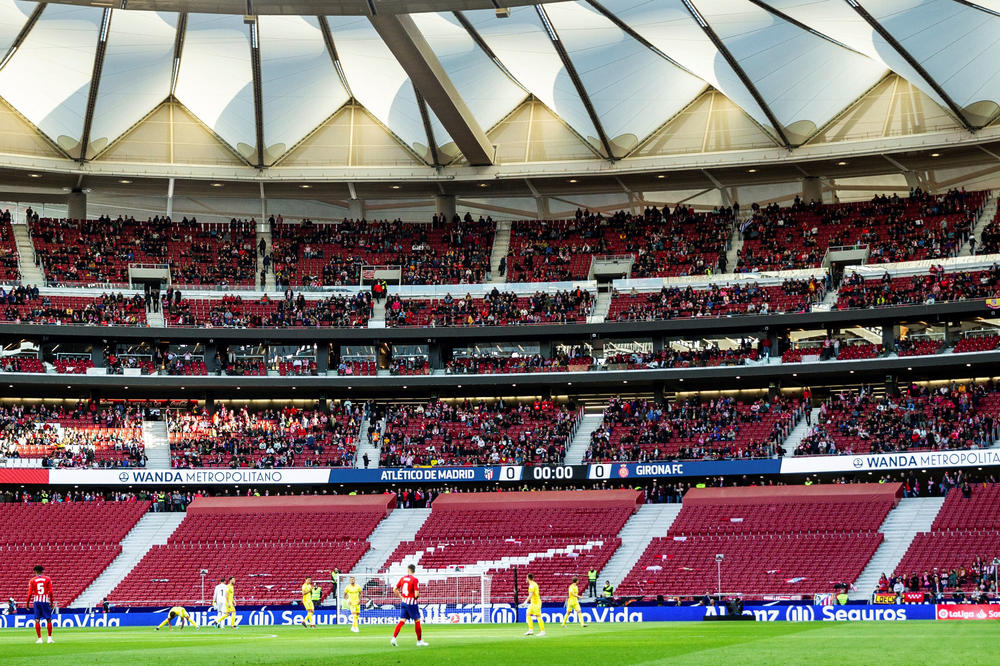 FILM ZA ODRASLE NA STADIONU ATLETIKA: Eksplicitne scene na Vandi, ljudi gledali šta se radi!