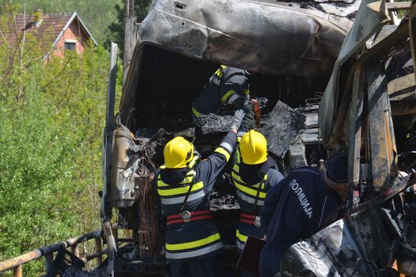 JEZIVO! BROJ ŽRTAVA STRAVIČNOG SUDARA NASTAVLJA DA RASTE: Sad ih je PET, a strahuje se da to nije KONAČNA CIFRA