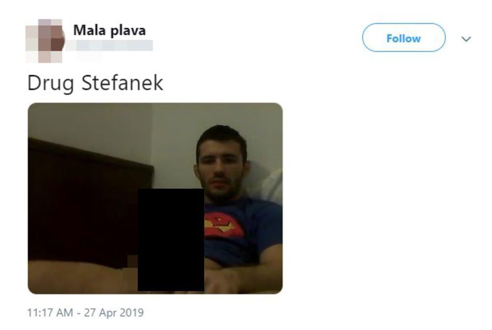 Fotografija Davora Štefaneka na kojoj pokazuje polni organ