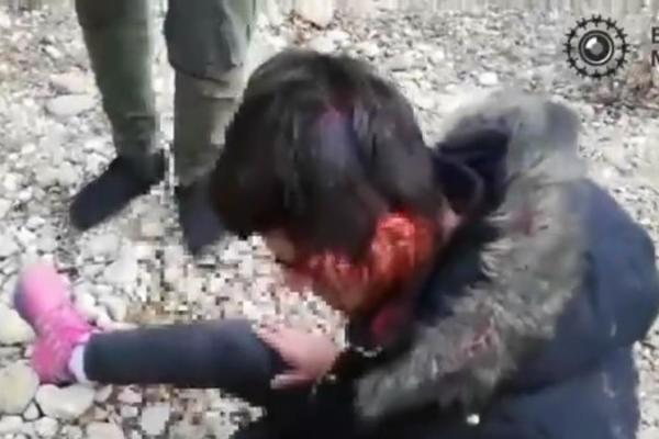 IZ BOSNE IŠUTIRANI U CRNU GORU?! Potresna ispovest MIGRANATA koje su ČEKIĆEM TUKLI PO GLAVI! (VIDEO)