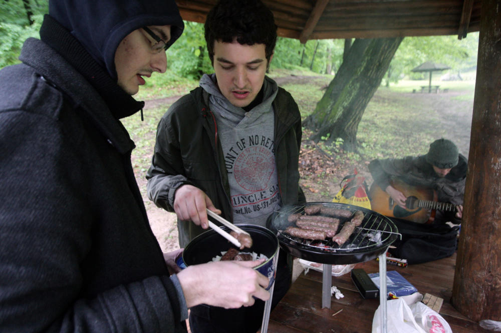 PLJUŠTAĆE KAZNE AKO NE ISPOŠTUJETE OVA PRAVILA: Vatrogasne jedinice biće na terenu, ne dozvolite da vam PRESEDNE