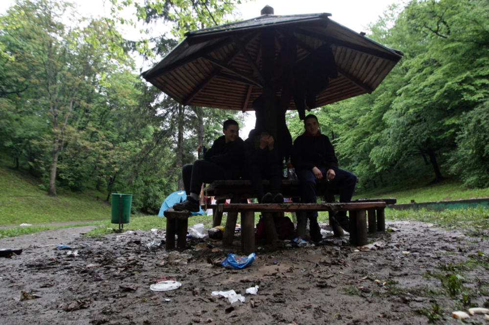 PRAVITE ROŠTILJ U PRIRODI ZA PRVI MAJ? Onda poslušajte savete stručnjaka, ostavite iza sebe isto kao što ste našli!