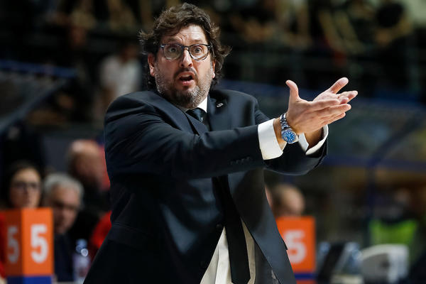 POBEDIO ZVEZDU, PA ZAPALIO GROBARE HITOM POZNATOG BENDA: Trinki u epizodi 'sećaš li se dana kada bio sam metalac'!