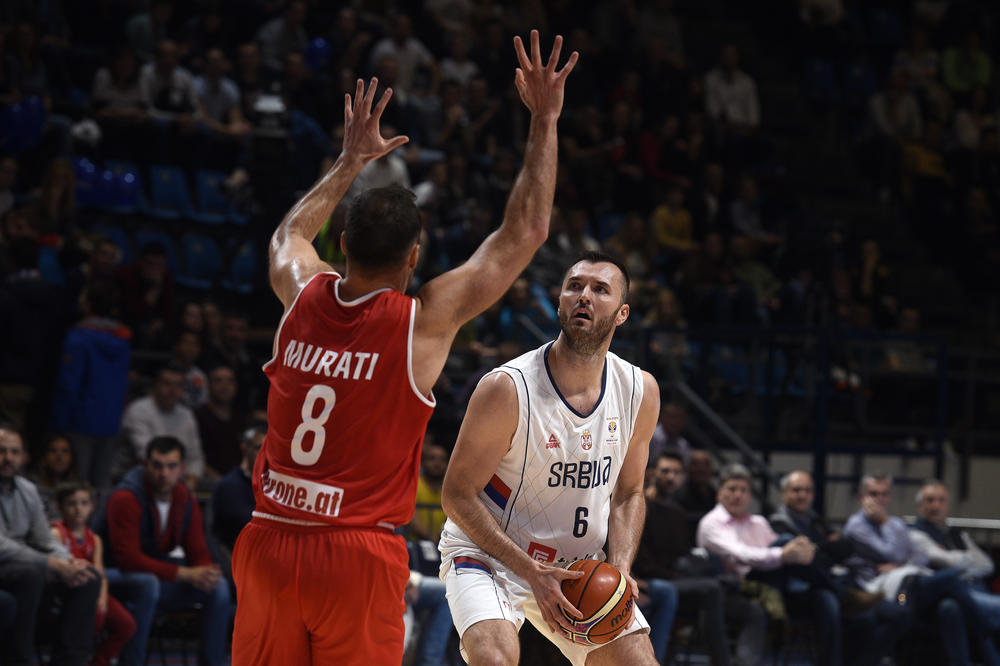 MAČVAN OTKRIO KOJI GA KOŠARKAŠI ODUŠEVLJAVAJU: Ovi momci iz Partizana i Zvezde su sjajni i budućnost su košarke!