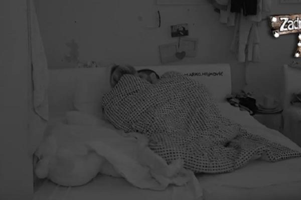 PORODICA ĐOGANI ĆE POLUDETI OD NJE! Odmah posle pomirenja, pred PUNOM SOBOM Marko i Luna u VRELOJ AKCIJI!