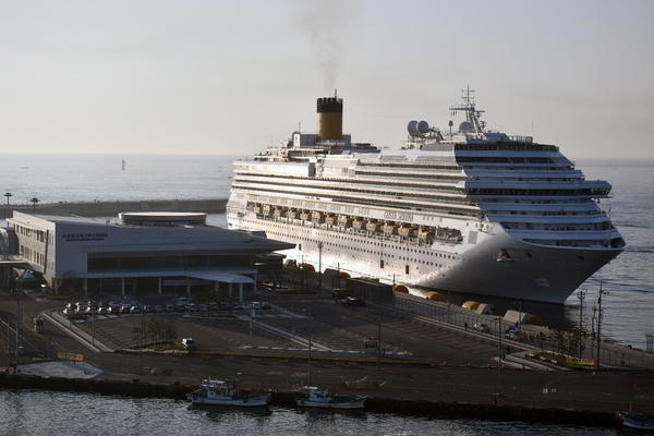 EPIDEMIJA NA KRUZERU! Putnici u KARANTINU, niko ne sme da napusti brod, koji pripada KONTROVERZNOJ CRKVI