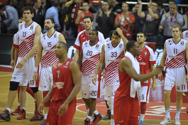 BIVŠI ZVEZDIN STRANAC O PAKLU DERBIJA: Navijači Partizana su me pogodili stolicom!