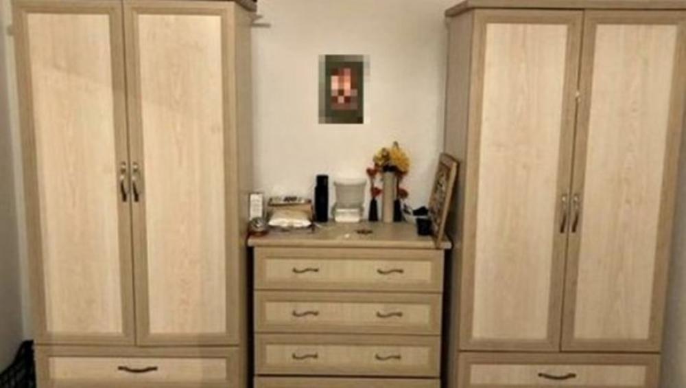 Objavila je oglas ormara  