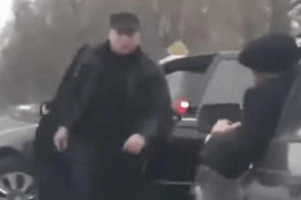 OLOŠ IZ RUSIJE JE POČEO DA TUČE STARCA: A onda se desilo nešto što opisuju kao KOSMIČKU PRAVDU! (VIDEO)