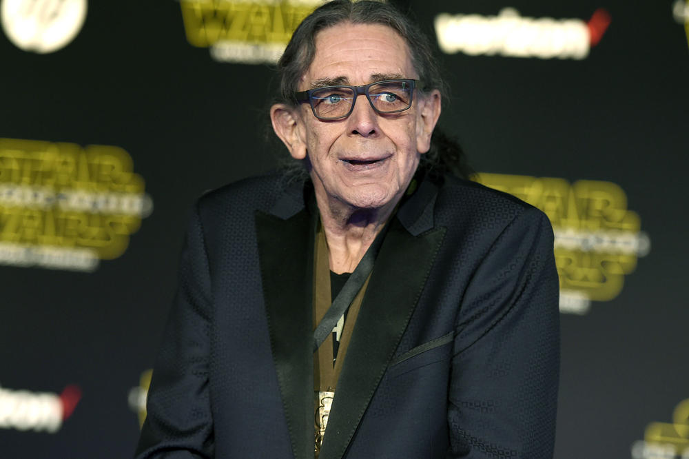 UMRO PITER MEJHJU: Milioni širom sveta plaču za omiljenim glumcem iz svemirske bajke