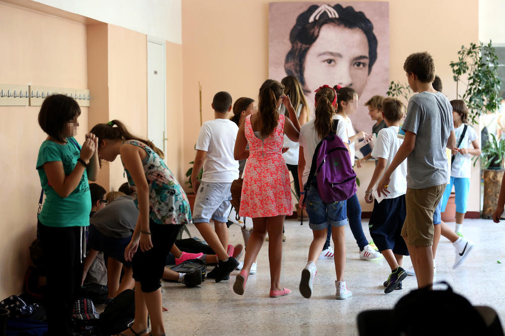 U Srbiji takođe sve manje dece  