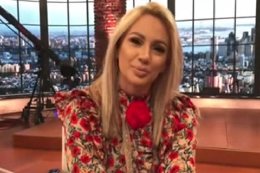 I ONA IMA EKSPLICITNE SNIMKE: Ana Kokić JAVNO PRIZNALA šta sve voli da radi dok se snima, a na kraju PLAČE! (VIDEO)